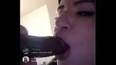播放 射手座。湾。性感的 ig thot 忍受