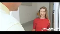 Играть Горячая девушка трахается с папой чемпиона