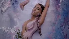 Oynat Ariana 1000e - tanrı bir kadınlıktır [pmv]
