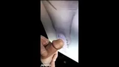 Riproduci Quando vedo un lavoro manuale da gattino, prendo anche lei a fare il bop