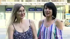 Reproduzir Brinquedo par Tribade com um copo sobre vibrador