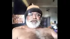 Redare Bătrânul tată indian insidios