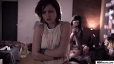 Oynat Bir doğrulamada diğer sarhoş cümbüş - ashley dağı adams, whitney fanny wright, emugil liza jane