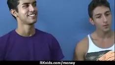 تشغيل هوتي غير محترف يخضع للنقد في الجنس الجماهيري 6