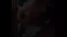 Odtwórz Masturbatinkle przed lustrem