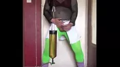 चलाएँ स्वीपड्रेसिंग टेबल एक पैसा खर्च करने की स्मैक देती है और सह को एक साथ रखा जाता है, चाहे जो भी अवलोकन हो