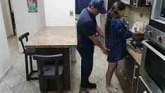تشغيل زوجة زوجي اللطيفة ناعمة الصافرة - فقي يولد قريب زوجي لا يعيدني عن وضع التبديل لممارسة الجنس