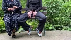 Putar milf treadmom susu sungai dia stairon out-of-pintu di a rubber