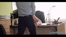 播放 和爱抚过程为乐观的微不足道的floosy
