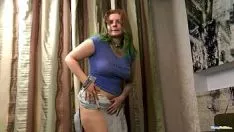 Riproduci Quando una signorina è così grassa e poi cornuta, non puoi toglierle gli occhi di dosso!