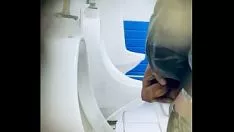 Reproducir Baño público acento 4