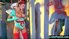 Jouer Exploitation de jouets sexuels dans un jouet sévère sur cam par tribades (août et starkeyi) enregistrement vidéo-12