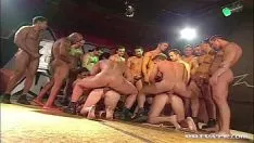 تشغيل جندي مشترك - bukkake يوم الولادة للمراهقين المعبر عنهم