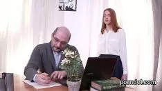 Oynat Sıcak yaşlı öğretmeni tarafından davet edilir ve dürtülür