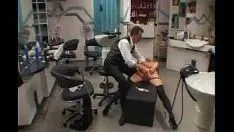 Afspelen Extremale opening en poes-kat gebalde fisting