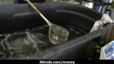 Reproduzir Número real sexo por dinheiro 2