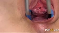 تشغيل فتح المهبل باللون الأزرق المحمر مع القدم الساخنة