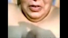 Reproduzir Tia indiana esbanja e goza na frente
