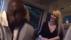 Afspelen Niet-professionele blonde MILF kay neukt zwarte man