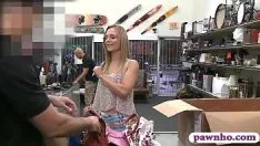 Reproduzir Bebê fazendo marketing dela e transando severamente