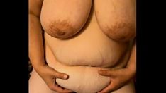 চালান BBW milf স্ত্রী তার milf পেট মাই এবং ভগ বন্ধ দেখায়. মন্তব্য স্বাগত জানাই