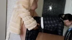 Oynat Bir rahibeyi baştan çıkardım ve onu sıcak bir straponla becerdim - lezbiyen illüzyon kızları