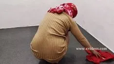 Oynat Üvey anne ve üvey oğul sıcak sütü sabah mısır gevreğiyle paylaşıyor
