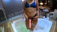Reproduzir Foda com tudo incluído em uma jacuzzi com sexo anal de homem