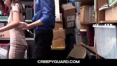 Reproducir Creepyguard - desnudada y follada por robar (aurora winters)