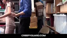 Reproducir Creepyguard - desnudada y follada por robar (aurora winters)