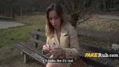 Redare Milf-uri disperate convinse să trateze cu momentul potrivit și bani