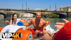 再生 ハント4k。 bfは暇だよ、だってこの超セクシーなベイビーには別の男がいるから