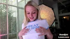 Reproduzir Hj middleboobs adolescente idiota oleado pov pau enquanto fala sacanagem