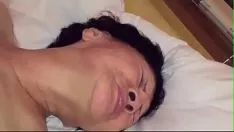 Jouer Enregistrement vidéo de cire de noeud de mamie japonaise de 77 ans