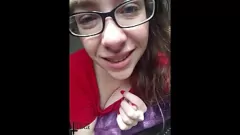 Afspelen Dikke brunette met bril plaagt in Femdom Sexting-compilatie
