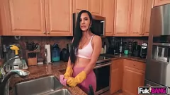 Play Sandy Love's Cleaning Service: Hardcore Latina Maid Facial and Cumshot