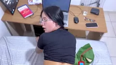 Afspelen Curvy Latina Gamer was weggezogen tijdens het spelen van pc -game