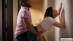 播放 异族狂欢与小凯西·卡尔弗特（Casey Calvert）和她的大黑公鸡