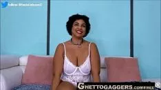 Oynat Kıvrımlı itaatkar okyanus derin boğaz farenks siyah çapa bir bölme vardır