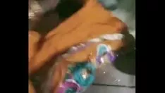 Odtwórz Nagrywanie rozmowy wideo Bhabi w kotku i kciukach w otworze