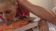 Reproduzir Deliciosa torta de pizza de primeira linha - libertação missy precisa cum em verbalizar